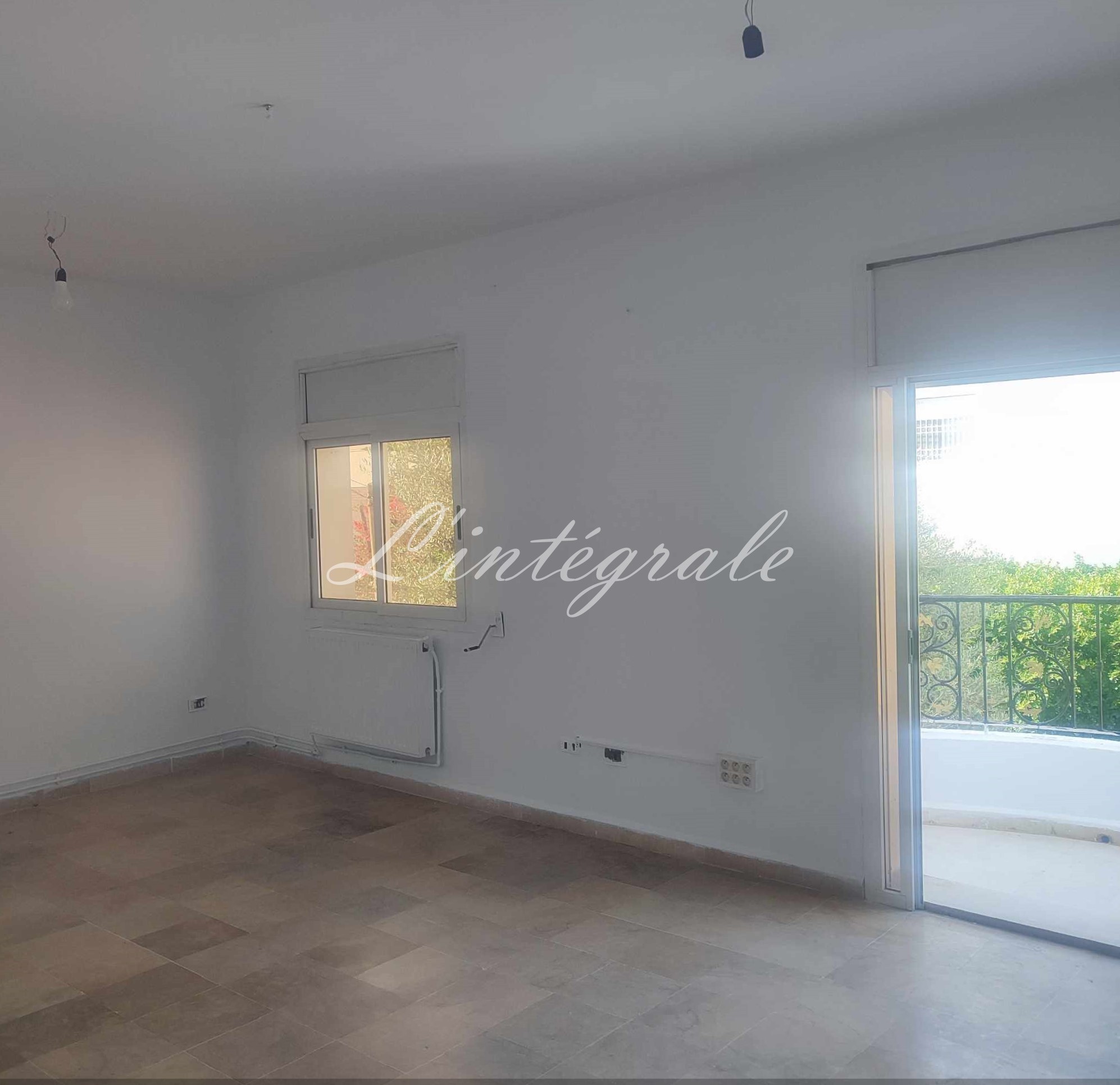 Ariana Ville Cite Ennasr 1 Location Appart. 5 pices+ S4 tage de villa