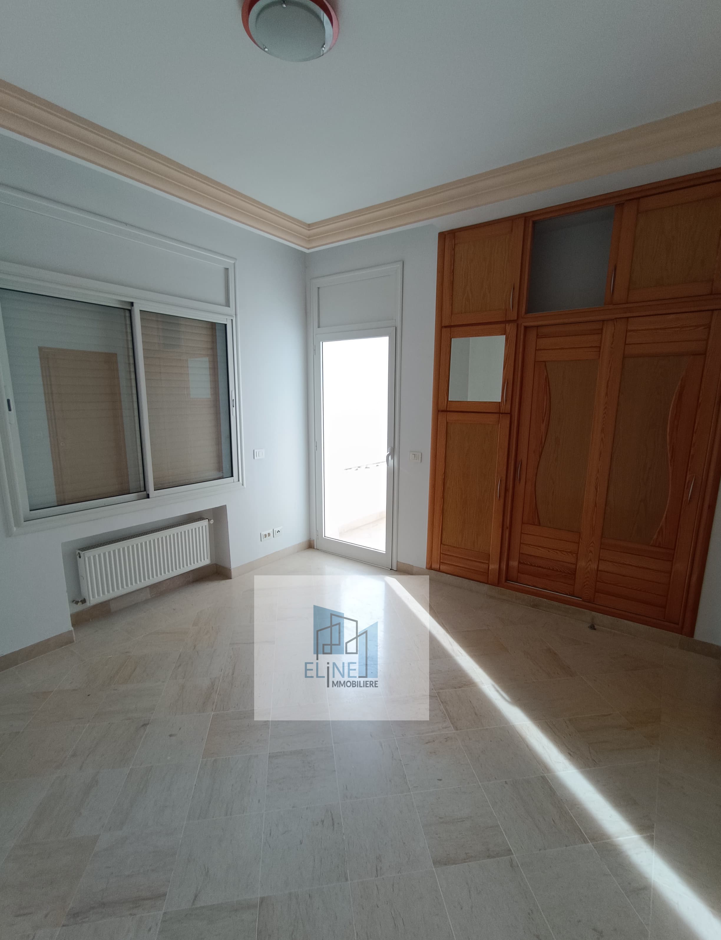 La Marsa El Aouina Location Appart. 3 pices Etage de villa spacieux a citee el wahat