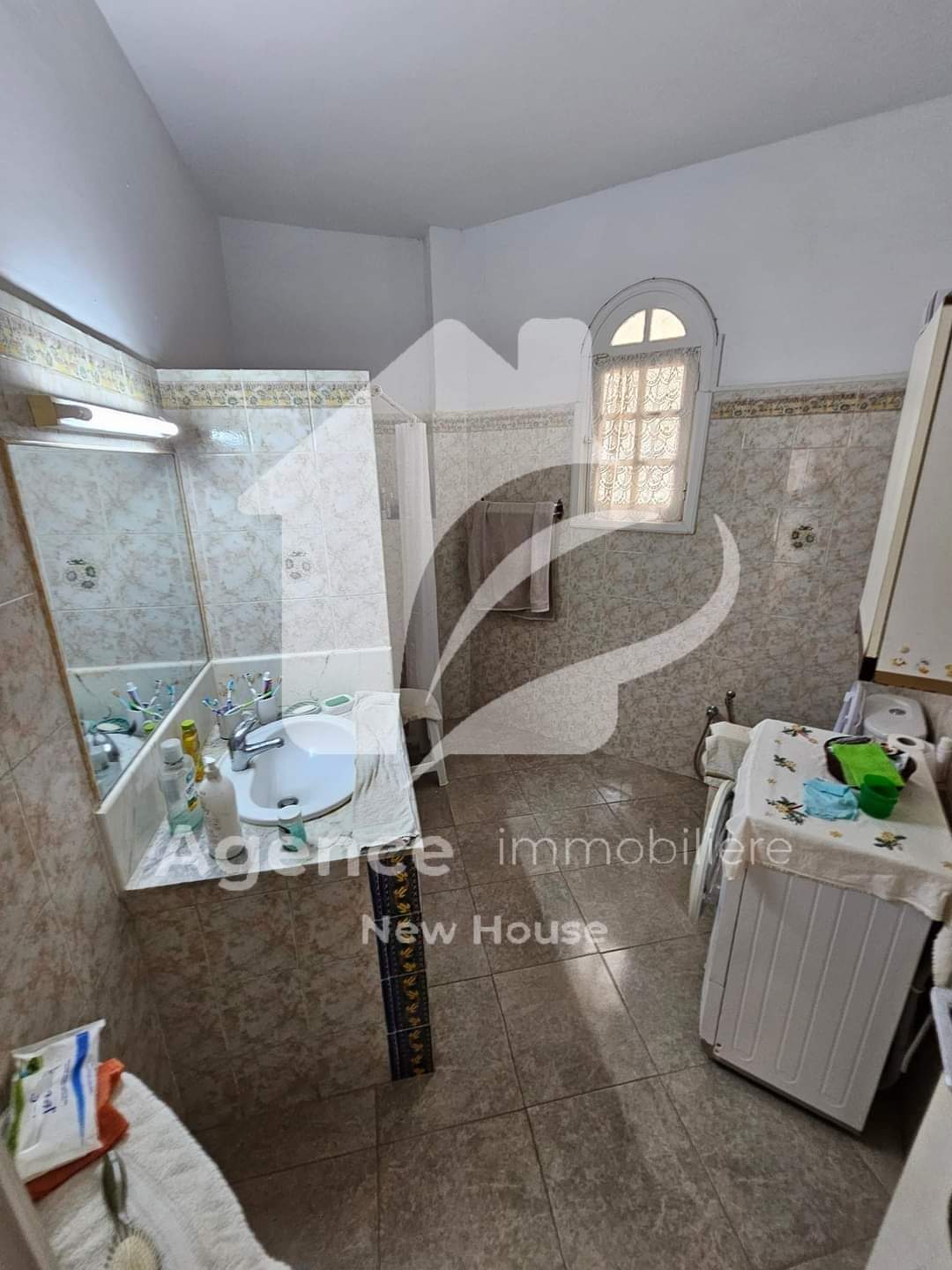 Bizerte Nord Cite Ain Meriem Vente Duplex Une villa sur la route principale ain mariem