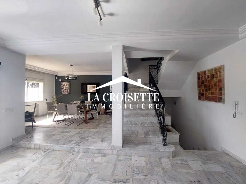 La Marsa Marsa Erriadh Location Appart. 5 pices+ Villa s4 avec piscine  la marsa mvl1603