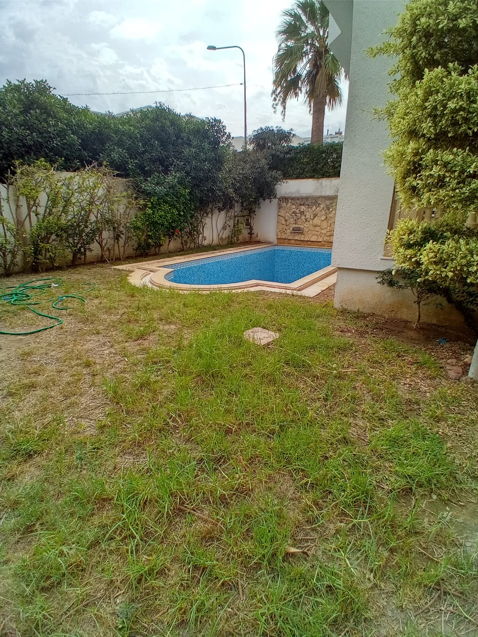 Mnihla Cite Ennasr Location Appart. 5 pices+ Une grande villa