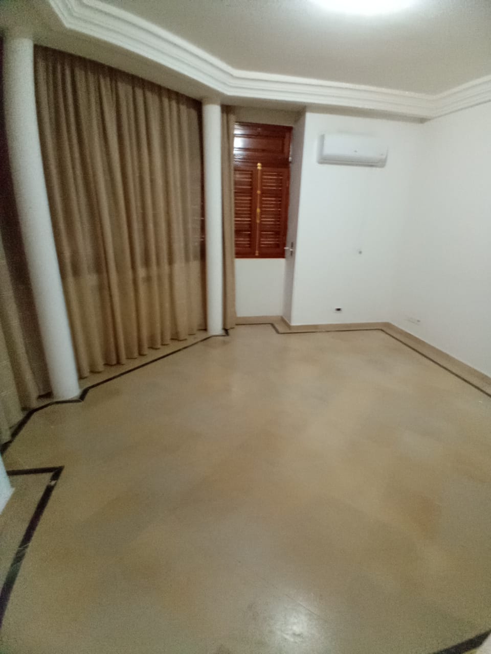 Mnihla Cite Ennasr Location Appart. 5 pices+ Une grande villa