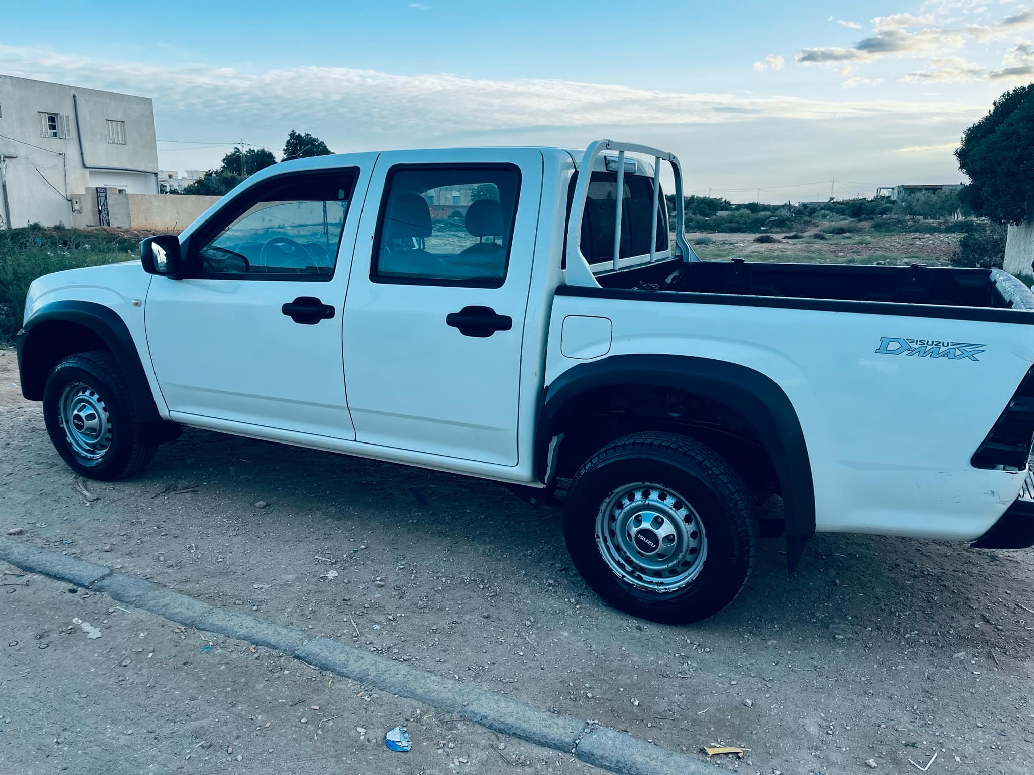 Jebeniana Jebeniana Isuzu D-Max Dmax importee