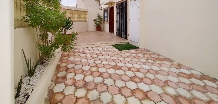 Ain Zaghouan Jardins de Carthage Location Appart. 2 pices S1 rdc avec terrasse et une entre indpendante