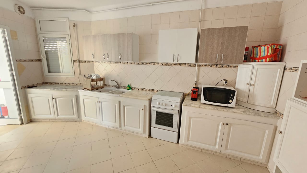 Ain Zaghouan Ain Zaghouan Location Appart. 4 pices Appartement s3 meubl de 140m2  ain zaghouan