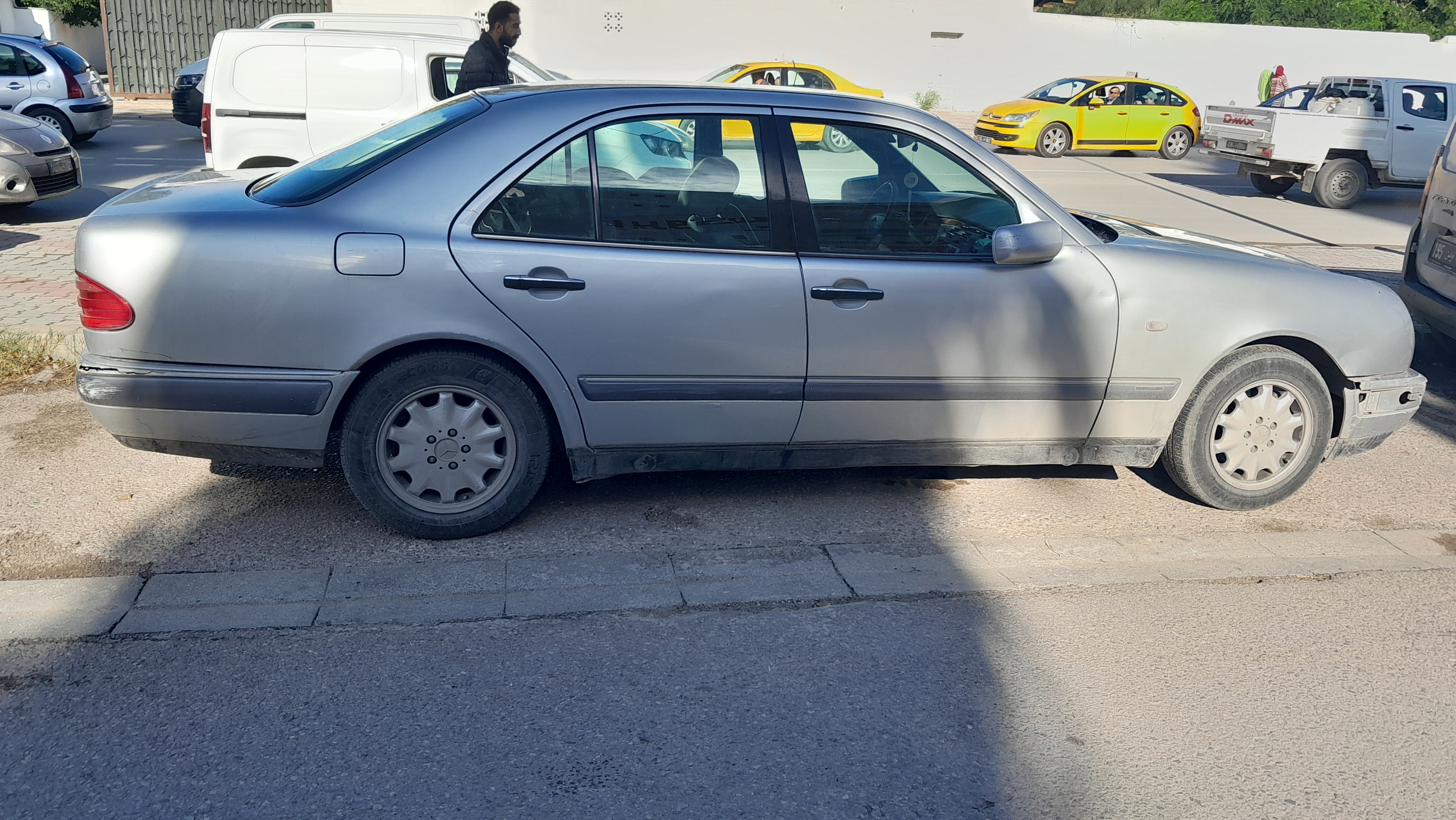 Cite El Khadra Cite Oplympique Mercedes E Urgent cde mercedes w210 e250 disel