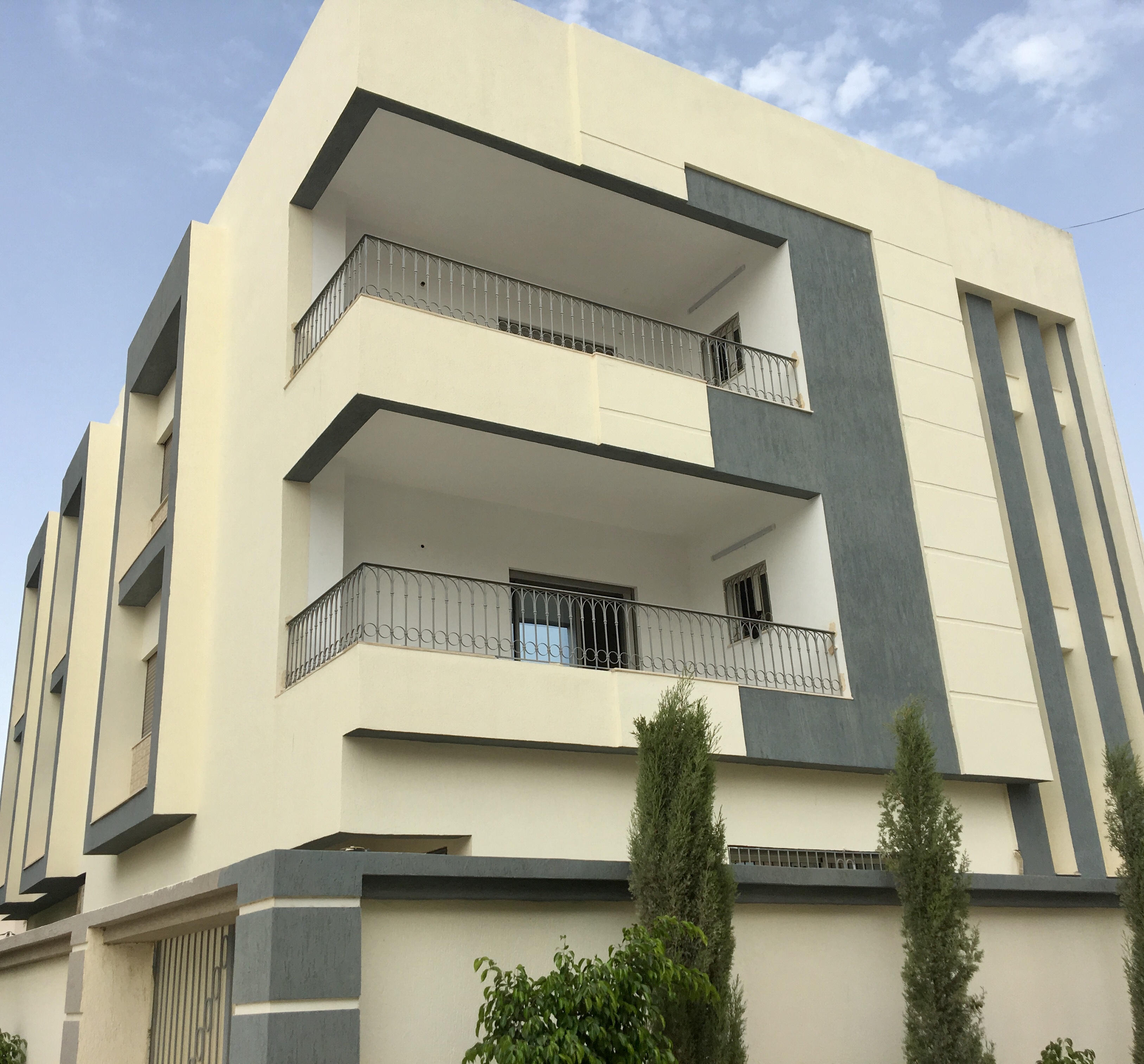 Ain Zaghouan Ain Zaghouan Location Appart. 3 pices Deuxime etage appartement spacieux et neuf