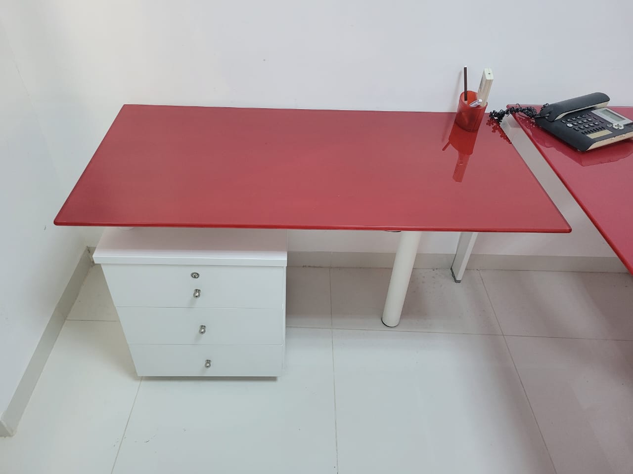 Ariana Ville El Menzah 5 Meubles de bureau Bureaux - Tables Meubles de bureau