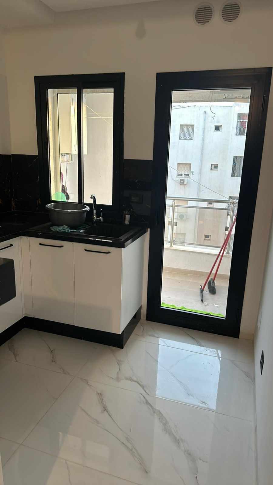 La Marsa El Aouina Vente Appart. 1 pice Appartement  cite wahat s1 haut standing