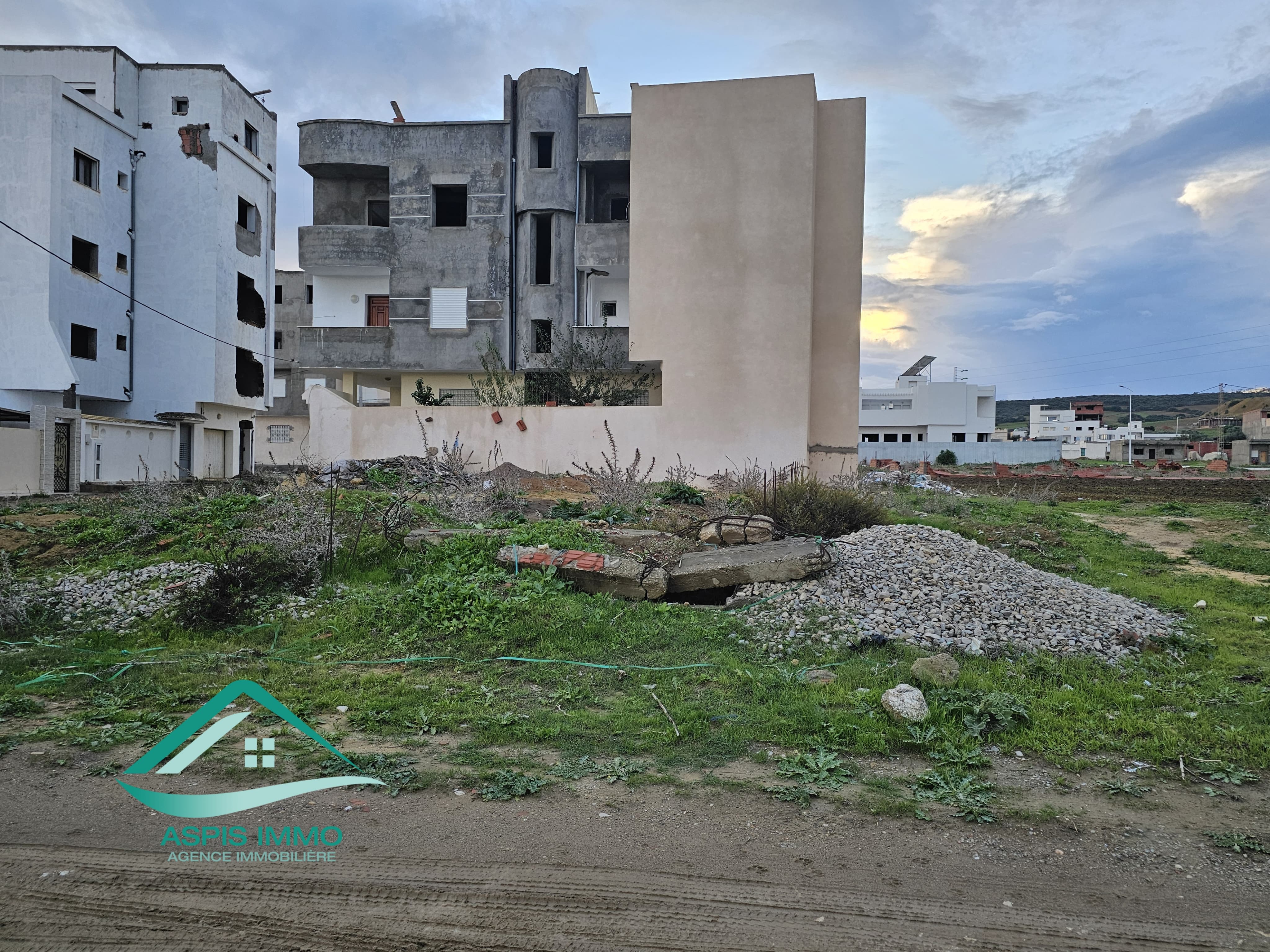 Hammam El Ghezaz Ezzahra Vente Surfaces Terrain 244 m2  ezzahra hamam el ghzez