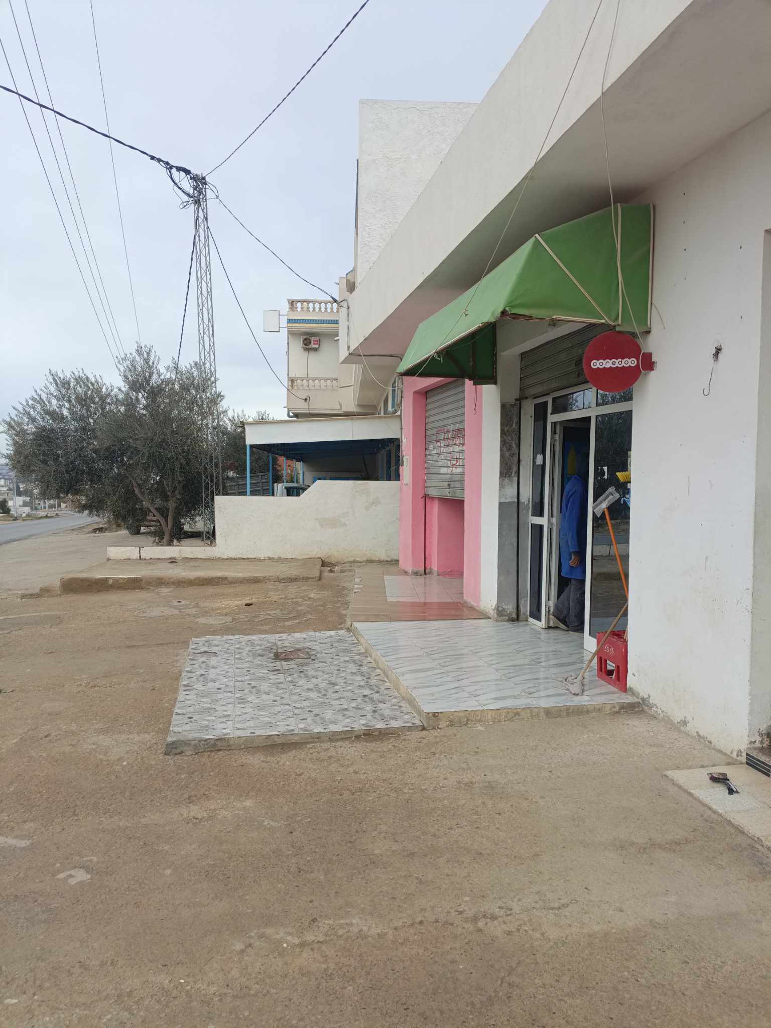 Hammamet Hammamet Bureaux & Commerces Atelier,Garage Av 3 garages sur la route  hammamet sud