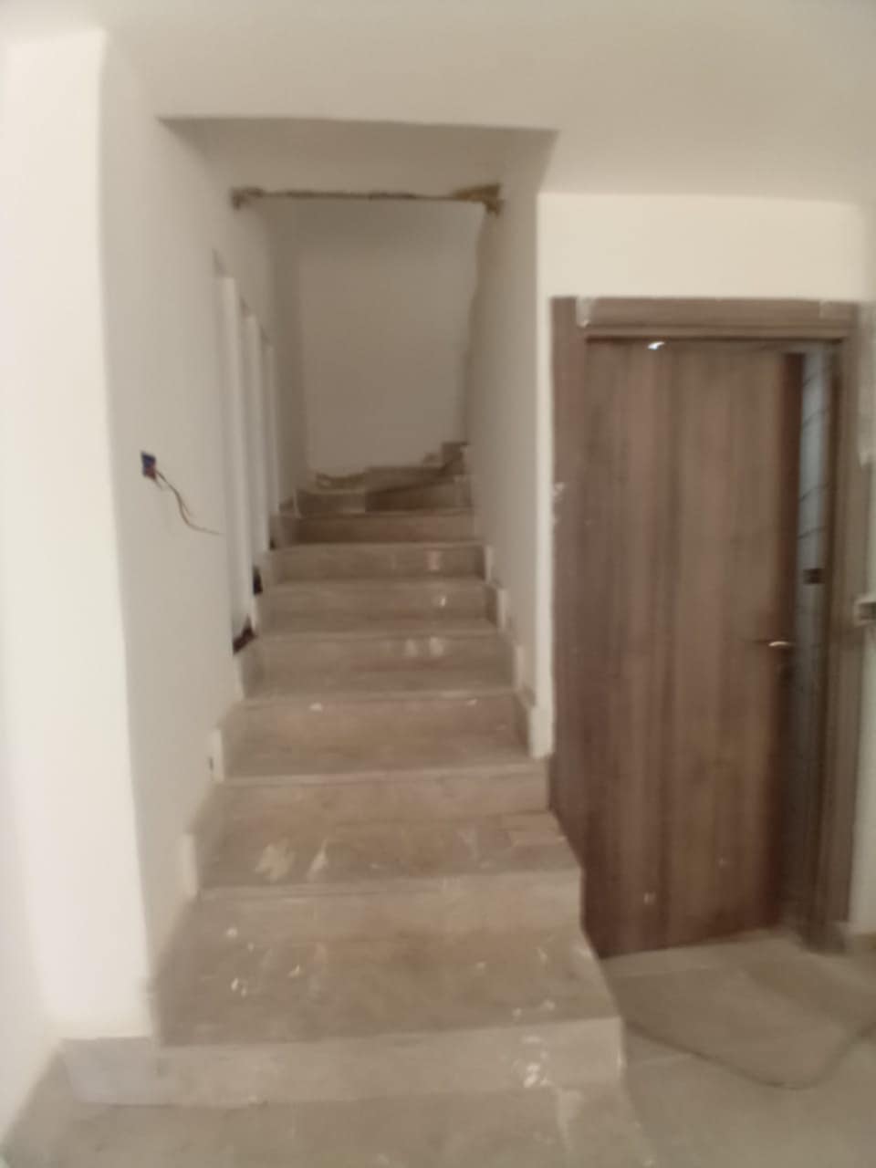 Ariana Ville El Menzah 6 Location Appart. 2 pices tage de villa s2 1300dt menzah 6