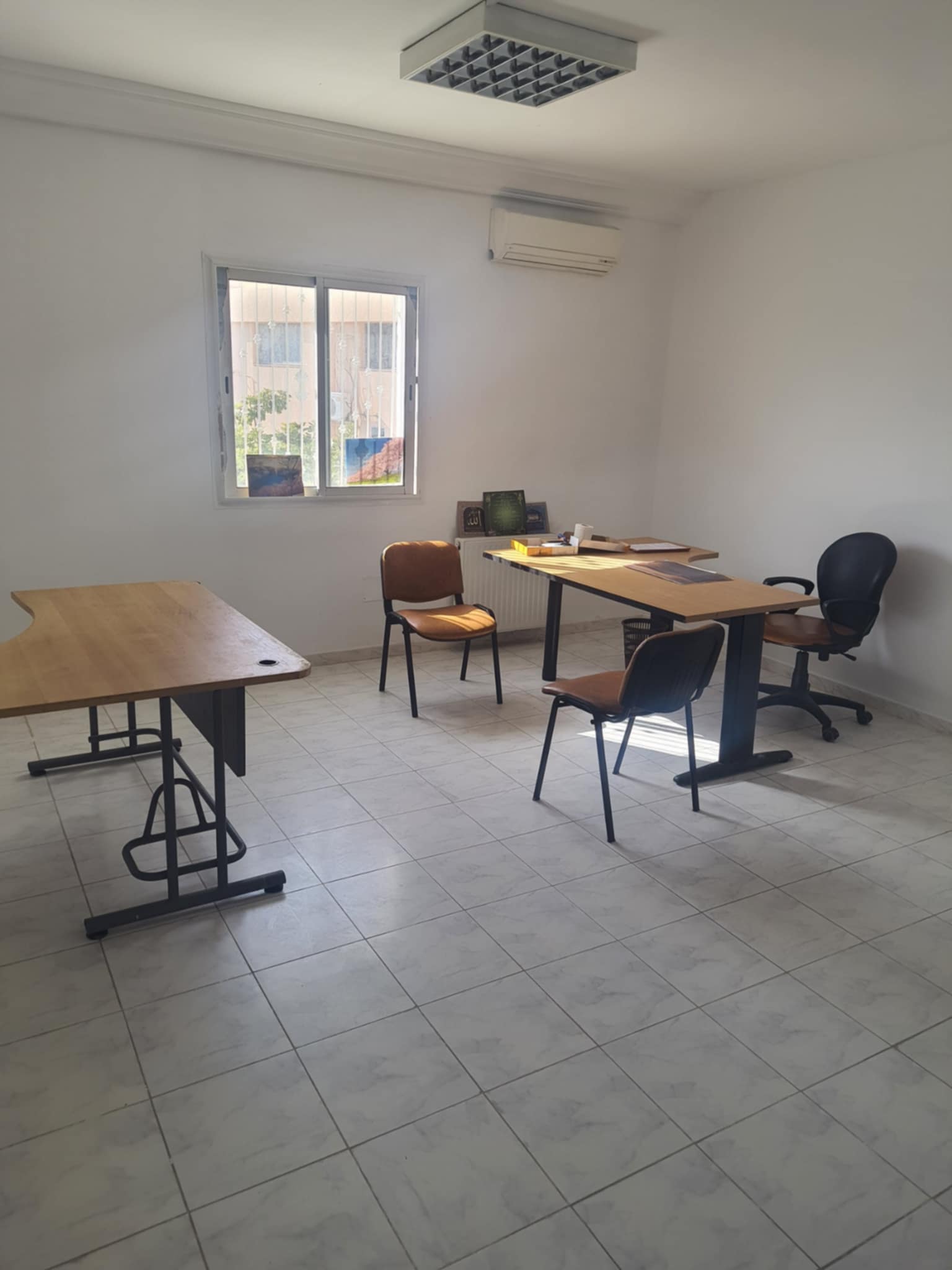 La Soukra Charguia 1 Location Appart. 1 pice Local commercial  charguia