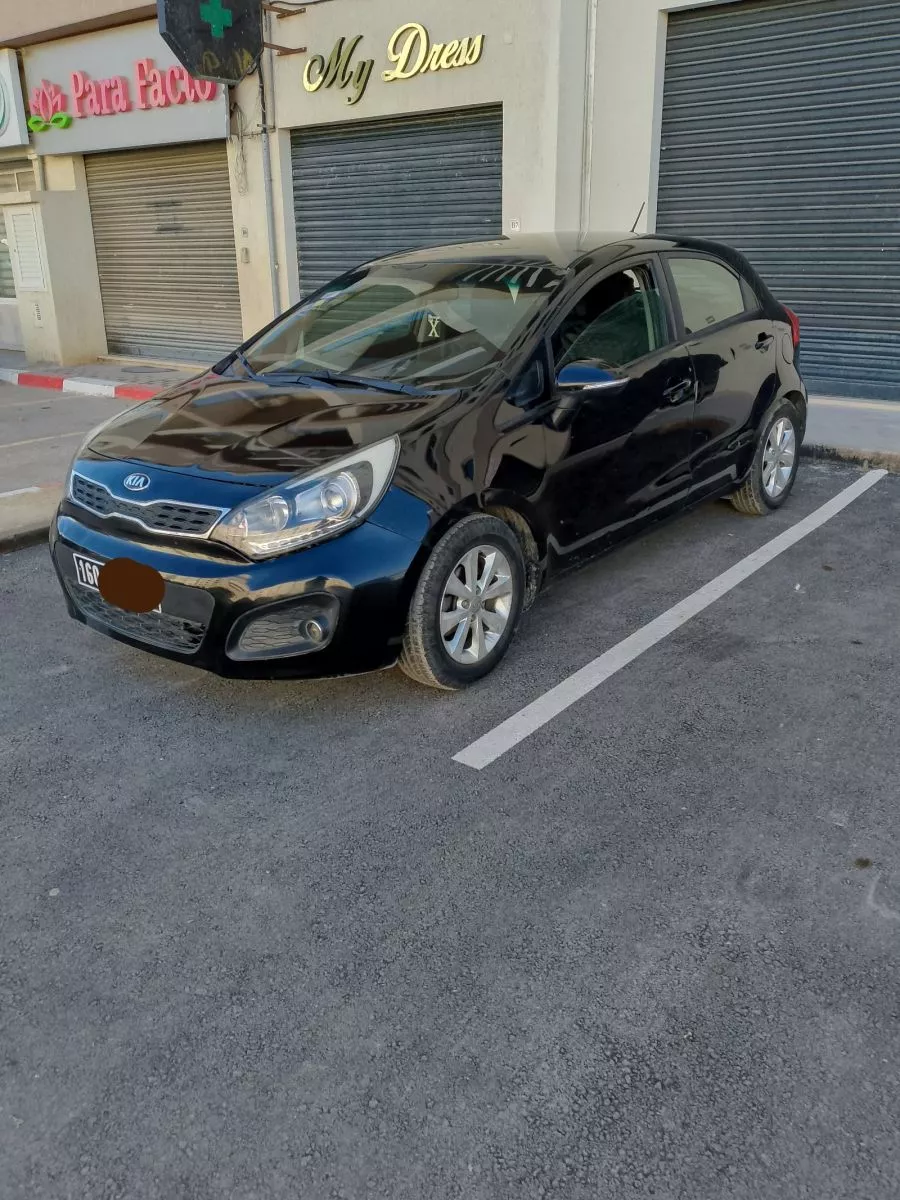 La Marsa El Aouina Kia Rio Kia rio 1ere main