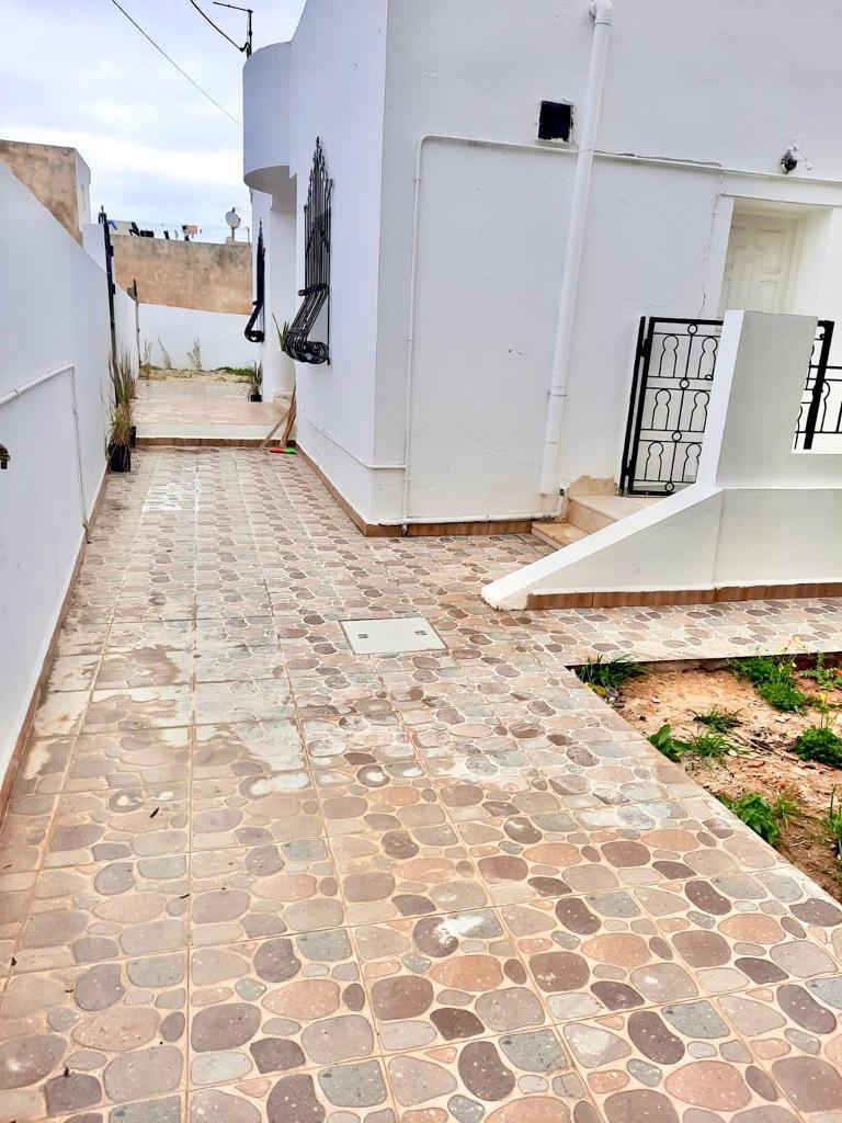 La Soukra Mosque Erraoudha Vente Maisons Villa de 200 s4 sur un terrain de 460 m2