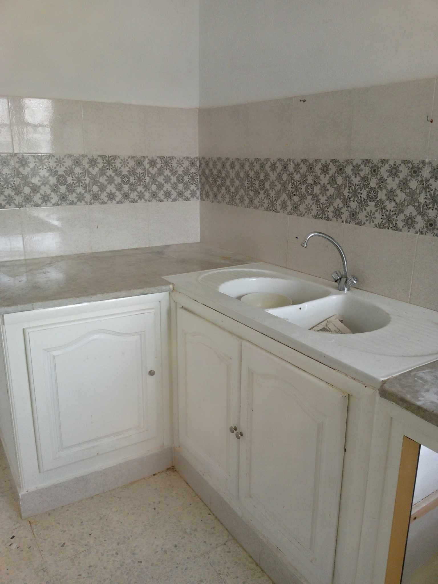 Sakiet Eddaier Essaltania Location Appart. 2 pices 1er etage sfax saltniya km4