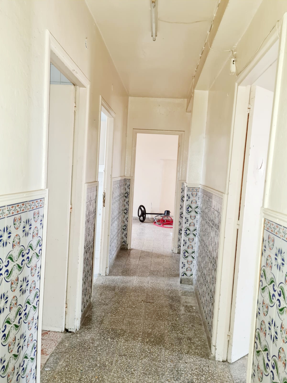 Ezzouhour (Tunis) Cite Essaada Vente Appart. 3 pices Appartement s 2