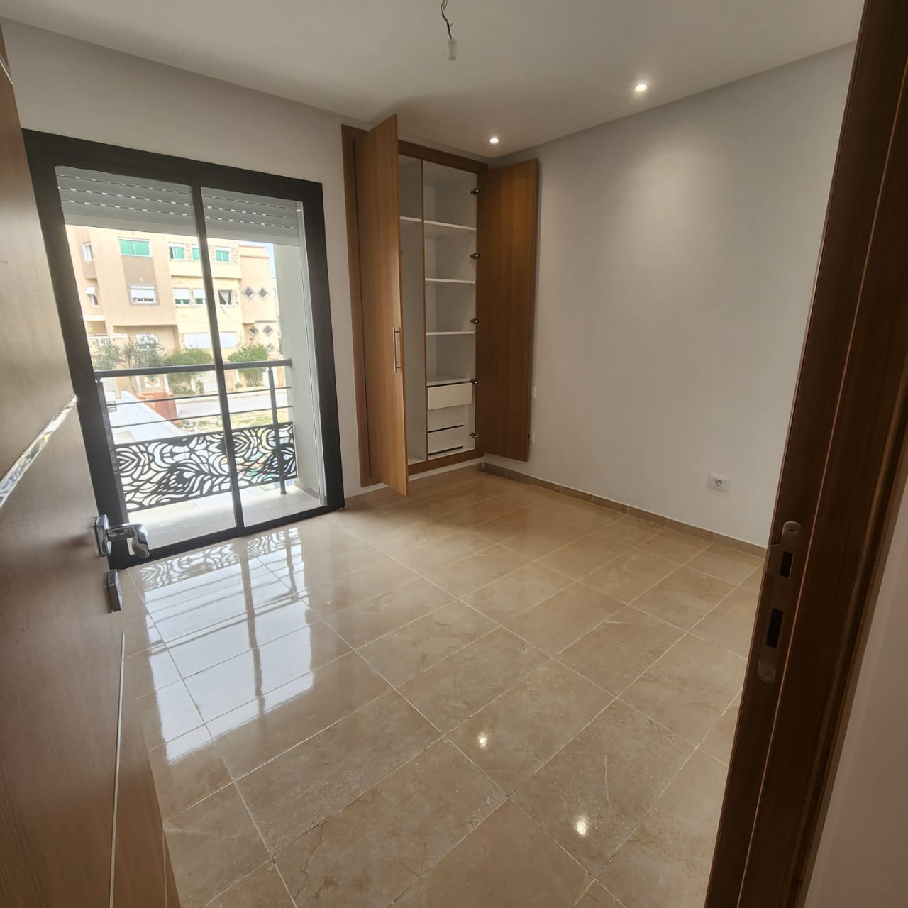 Hammam Chatt Borj Cedria Vente Appart. 3 pices Appartement 1 main