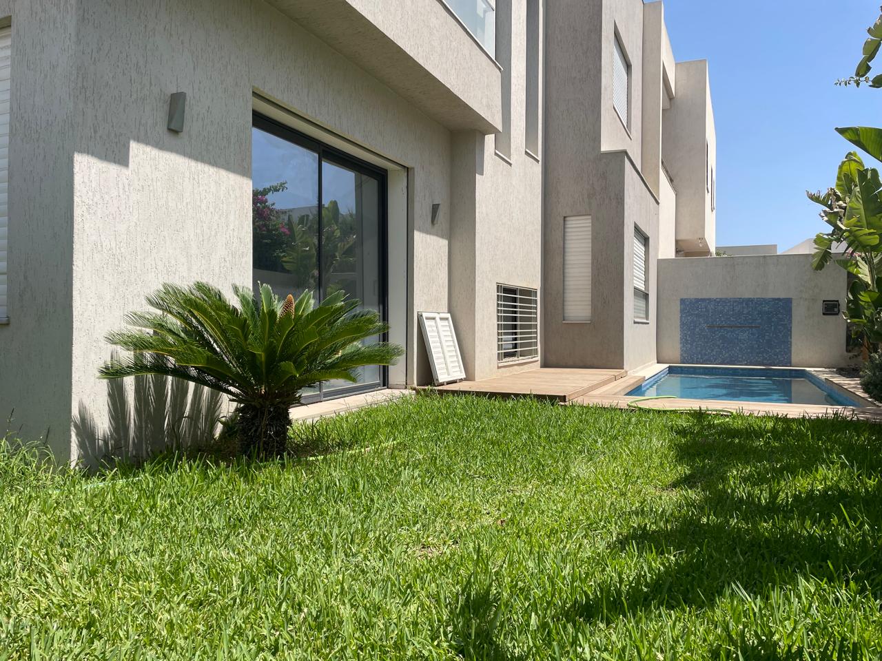 La Soukra La Soukra Vente Maisons Villa avec une piscine  la soukra