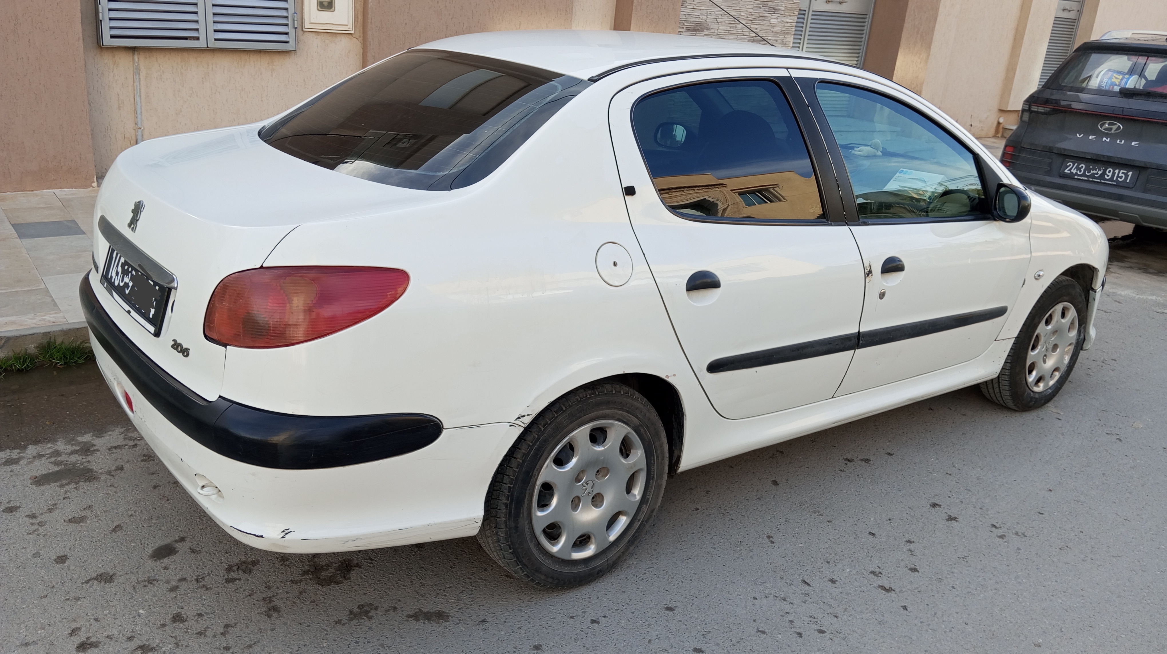 Ezzahra Ezzahra Peugeot 206 Peugeot 206 bien entretenu