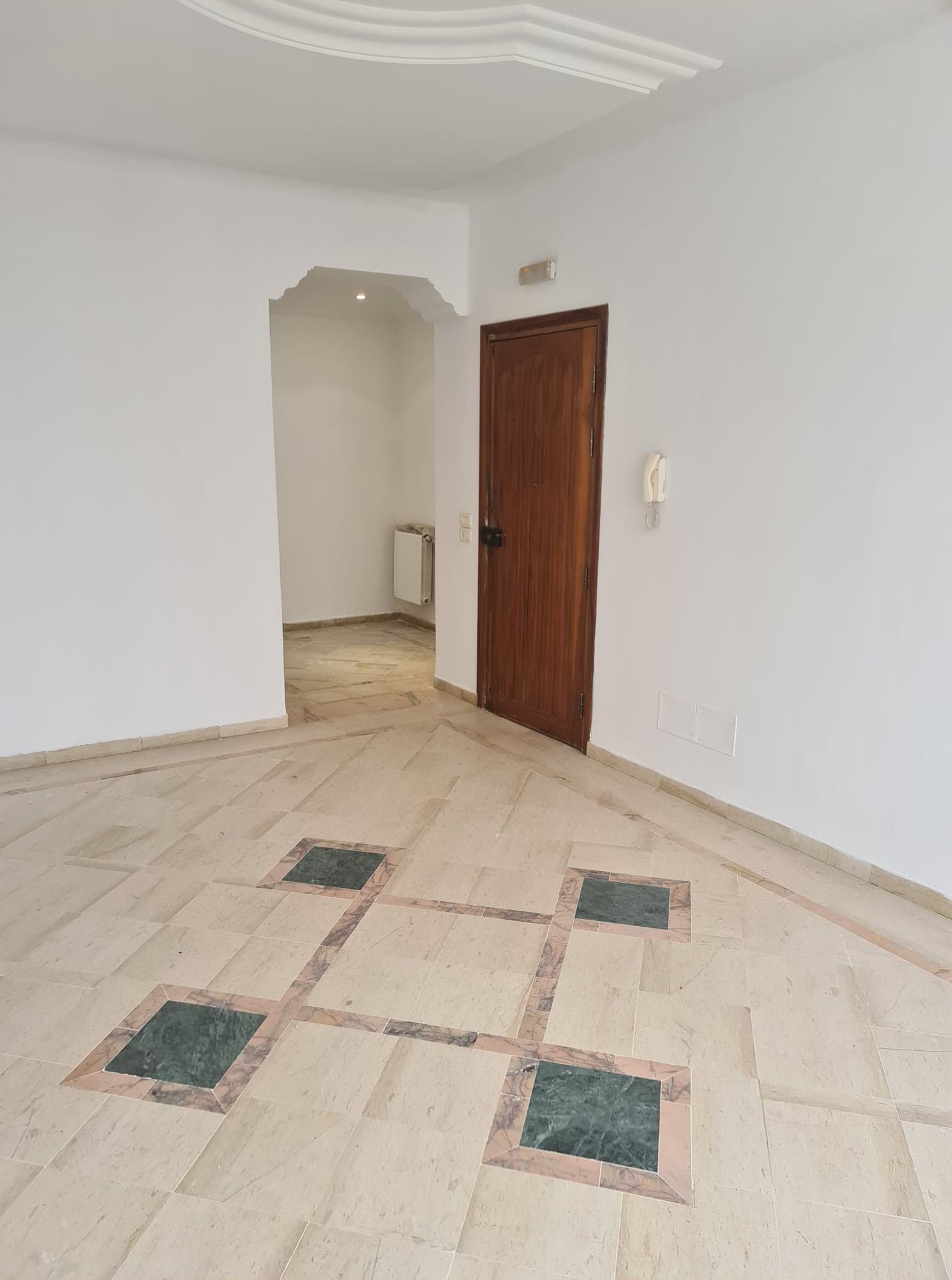 Ain Zaghouan Ain Zaghouan Location Appart. 4 pices S4 standing 1er etage