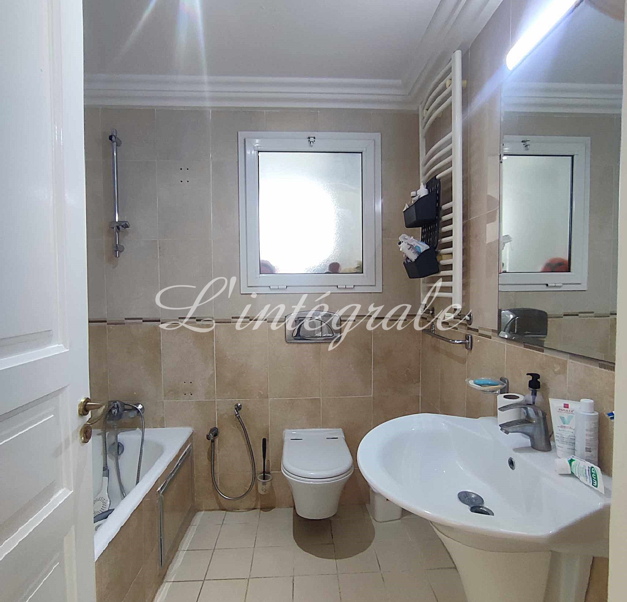 Cite El Khadra Zone urbaine nord Location Appart. 3 pices Appartement s2