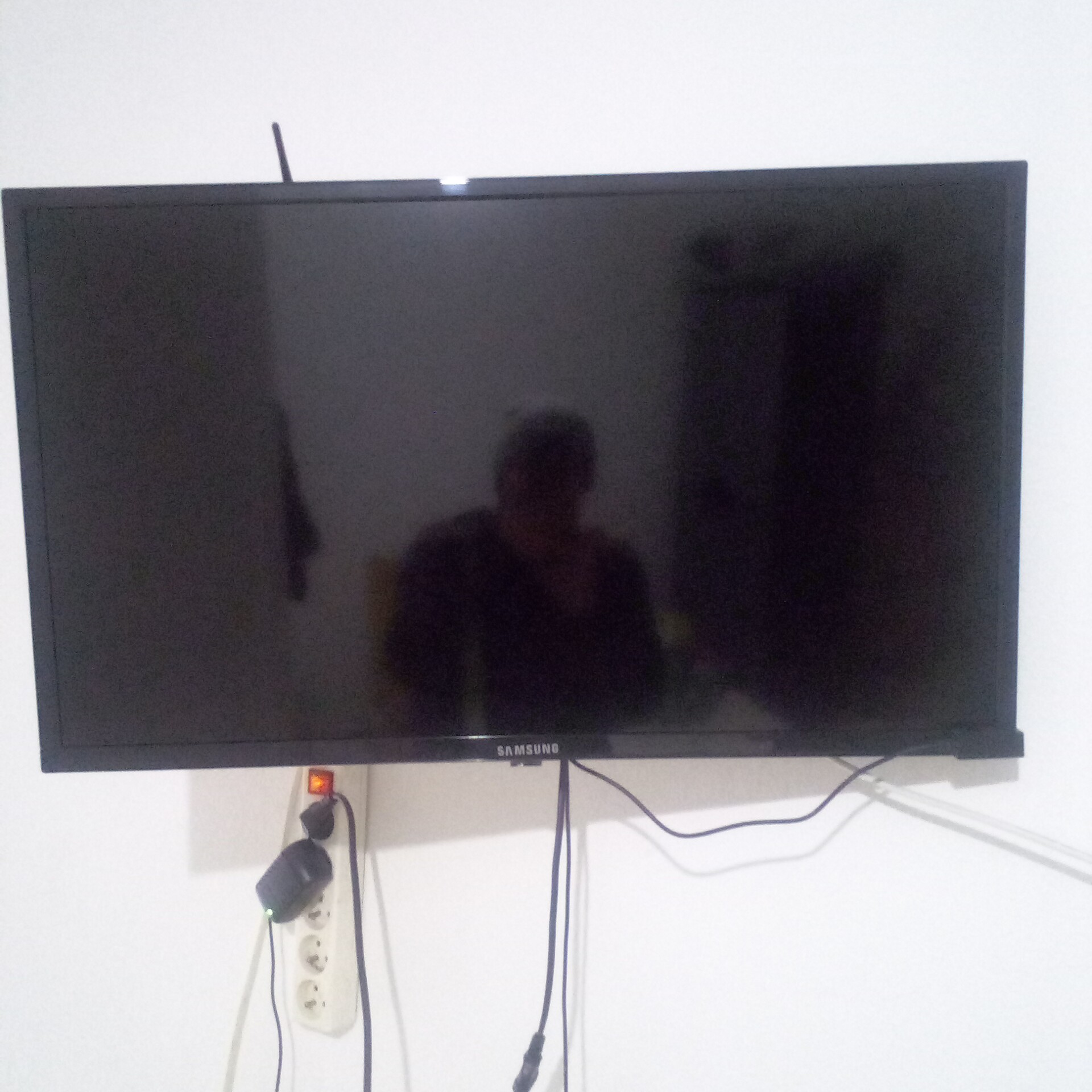 Hammam Chatt Hammam Chatt Tlviseur Tl. LCD Tv lcd samsung 32 puce  seulement 380 dt