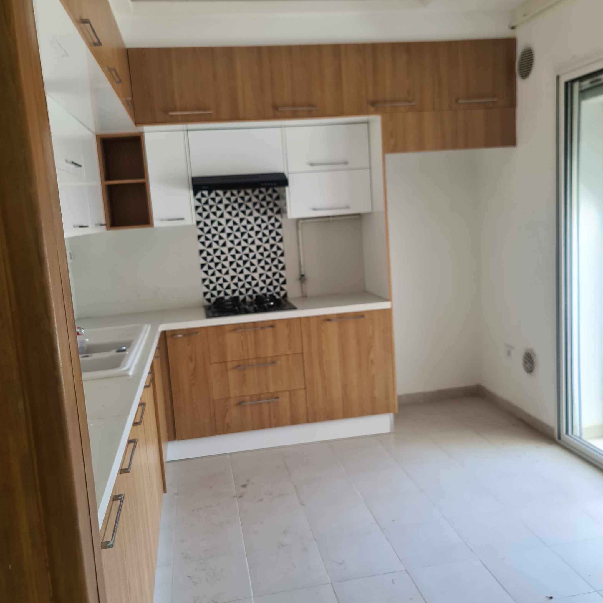 La Soukra Cite De La Sante Vente Appart. 4 pices Appartement s3  borjlouzir cit de la sant