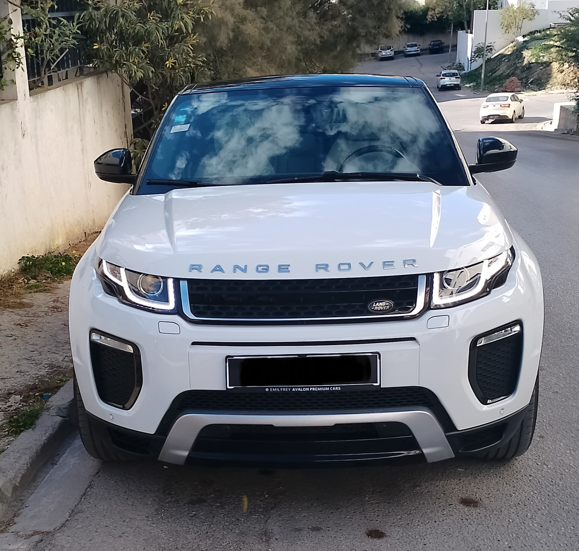 Ariana Ville Cite Ennasr 2 Land-Rover Range Trs belle range rover evoque