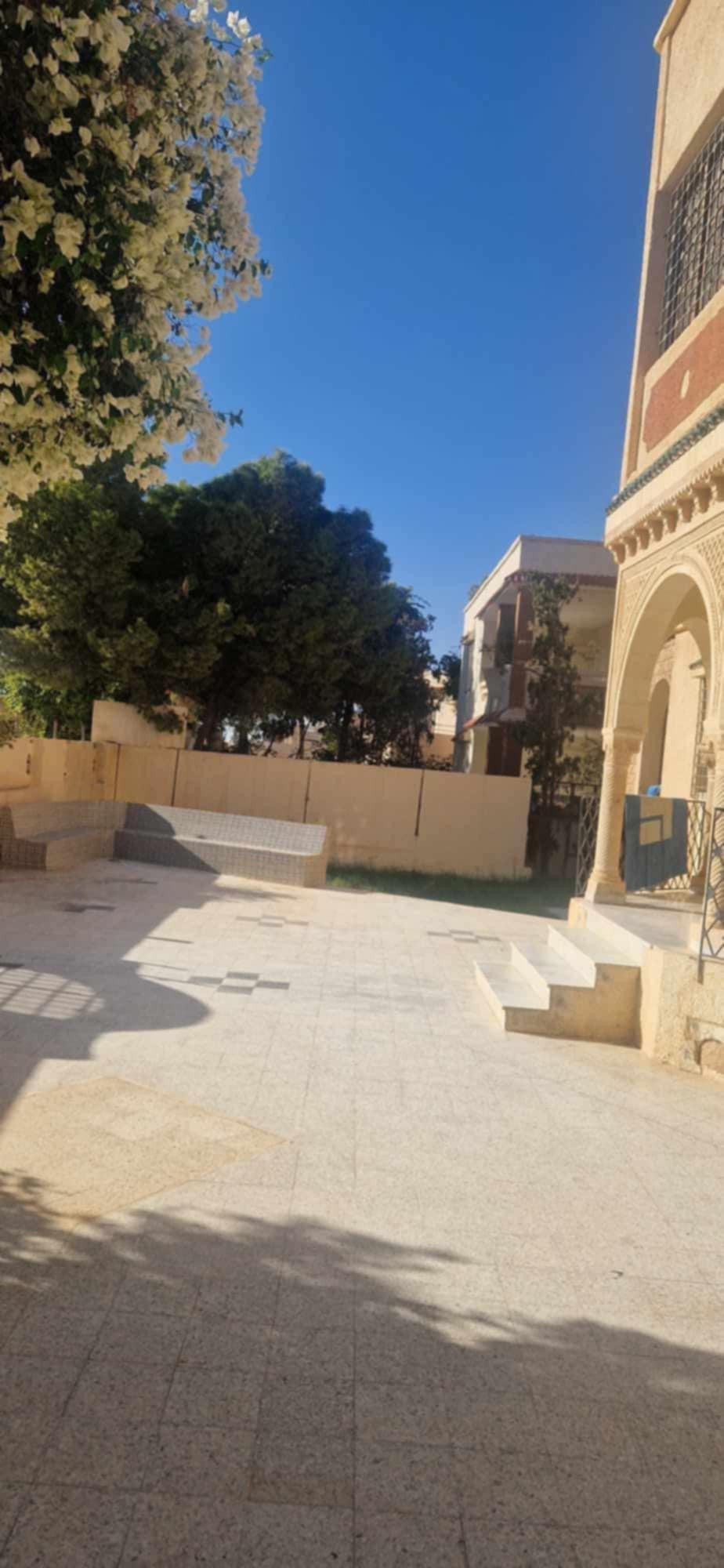 Gabes Sud Cite Afh Vente Maisons Magnifique villa  trois tages 700 m2