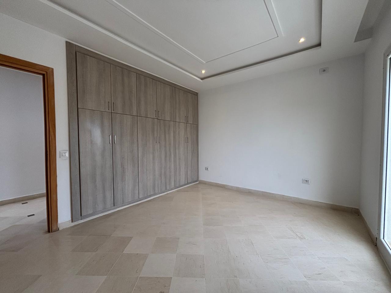 Ain Zaghouan Ain Zaghouan Location Appart. 3 pices Appt s2 de 120m2  ain zaghouan nord