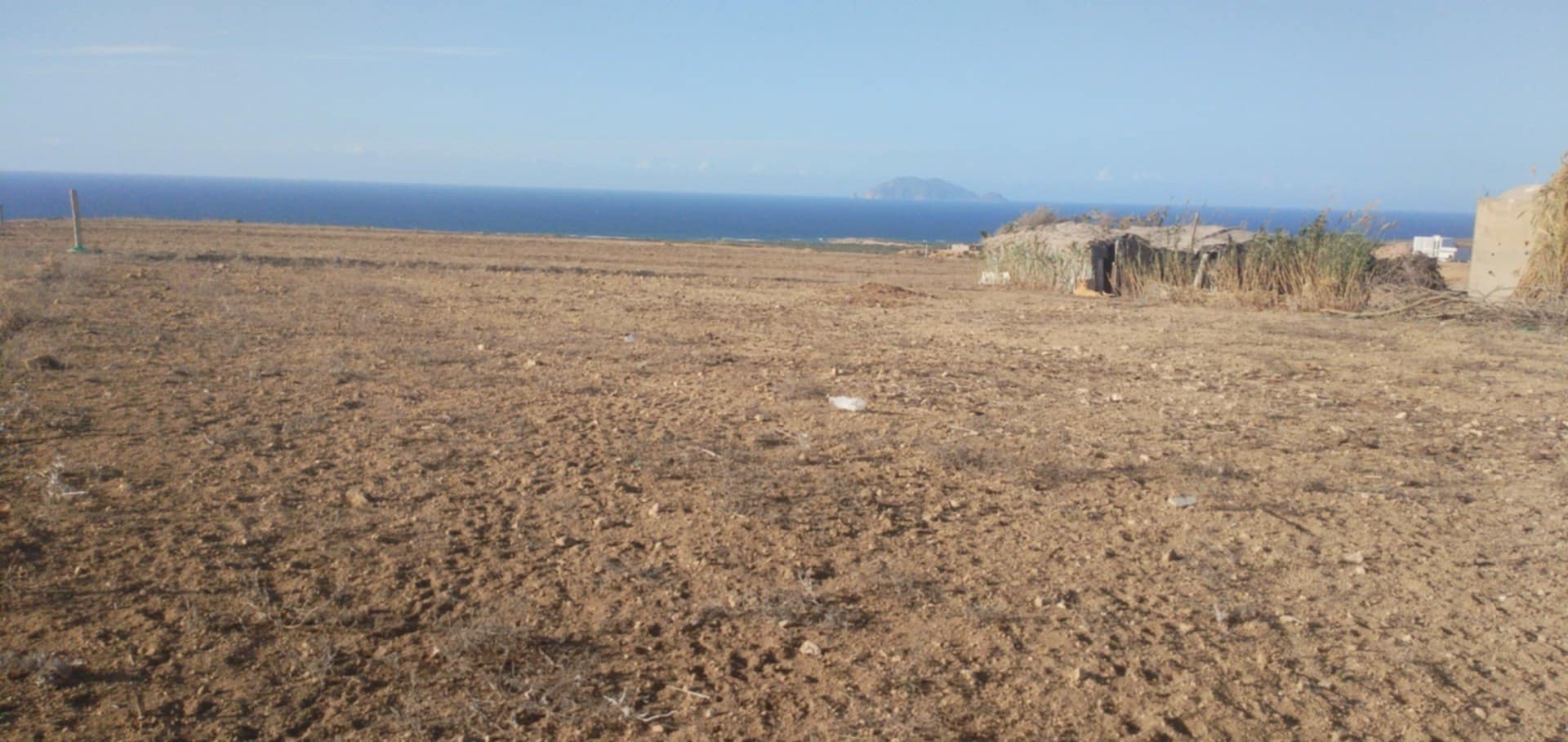 El Haouaria Bir El Jedey Terrain Terrain nu Terrain au bord de la mer