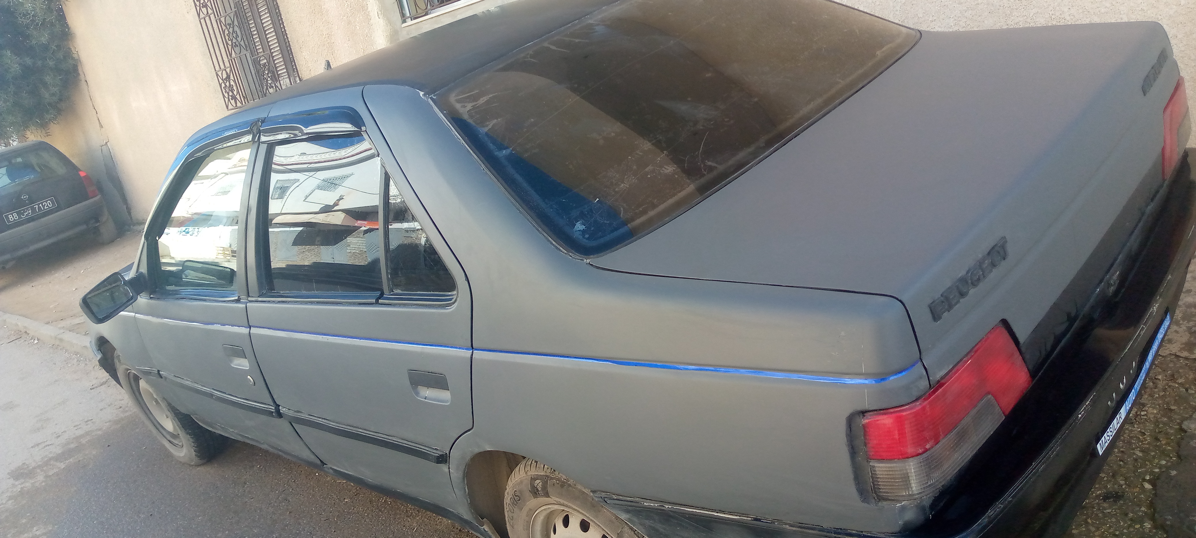 Oued Ellil Oued Ellil Peugeot 405 405 essence avec instalation gaz