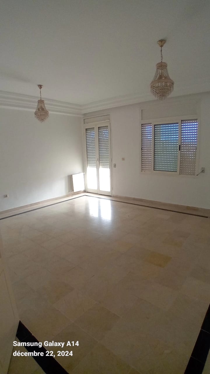 La Soukra Cite Hedi Nouira Location Appart. 4 pices Appartement s3