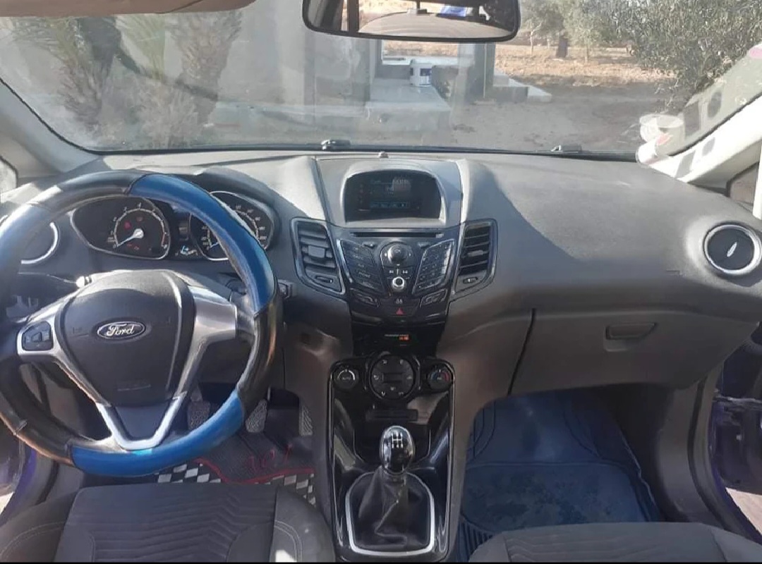 Djerba - Houmet Essouk Djerba  Ford Fiesta Ford fiesta titanium