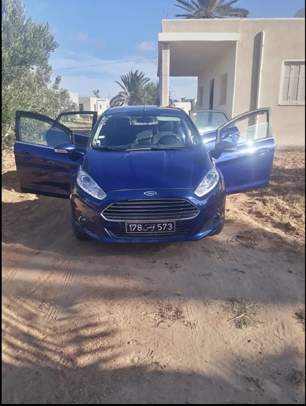 Djerba - Houmet Essouk Djerba  Ford Fiesta Ford fiesta titanium