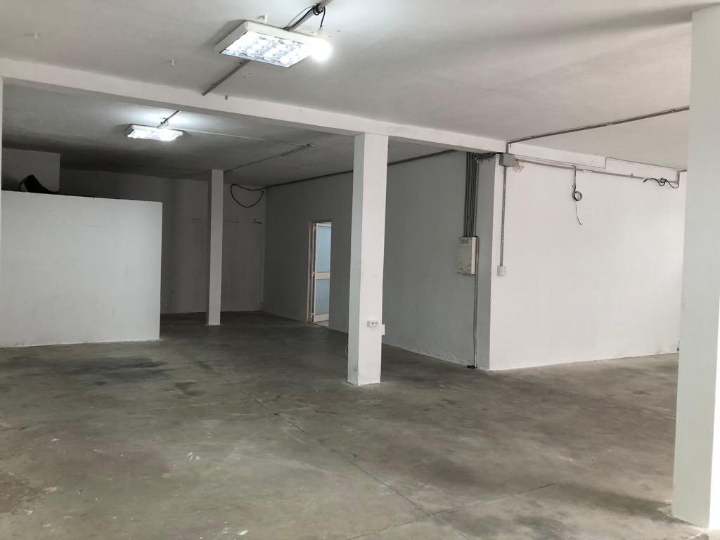 La Soukra La Soukra Bureaux & Commerces Atelier,Garage Dpt de 180m cit les orangers