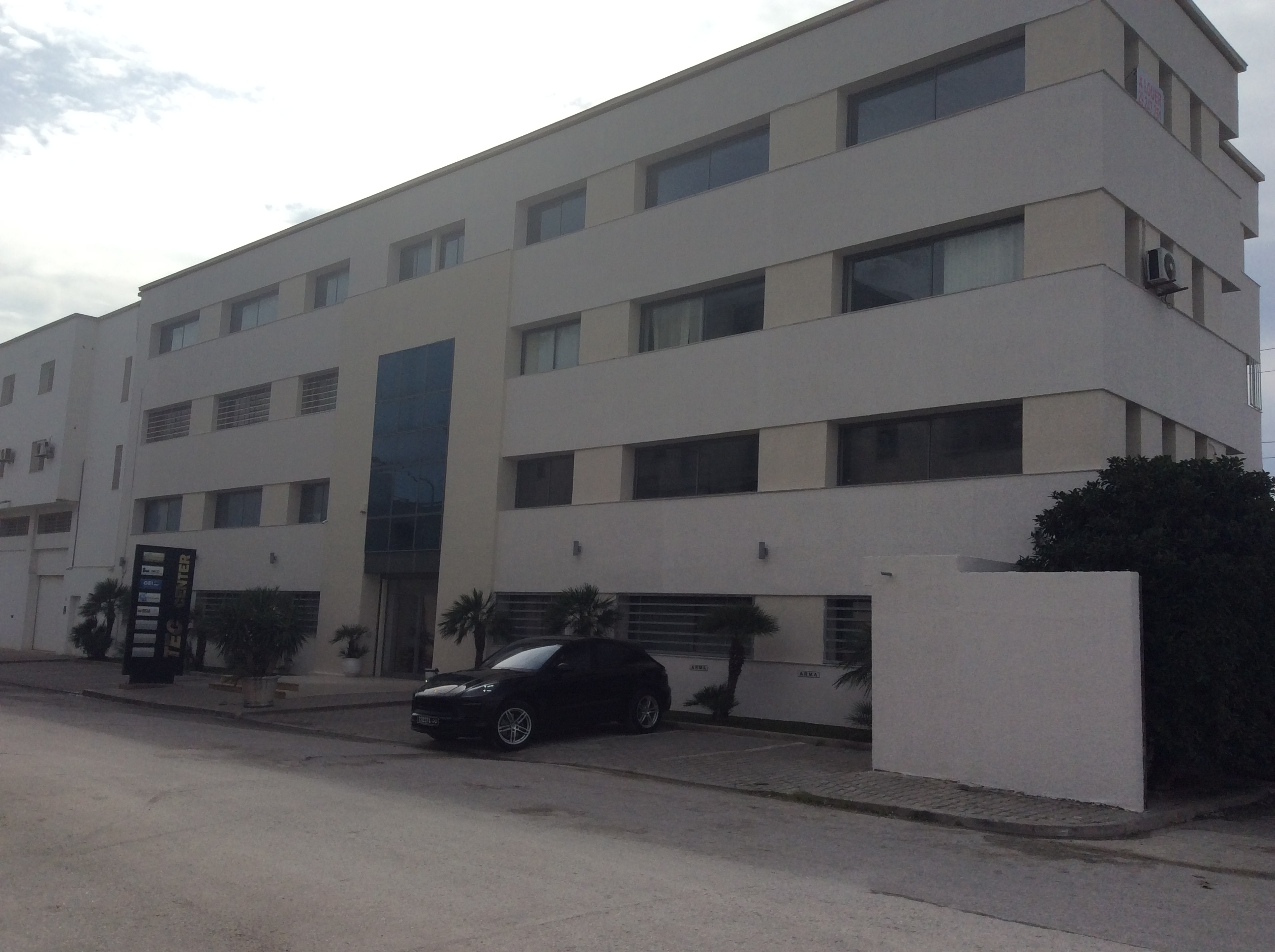 Megrine Zone Industrielle Saint Gobin Location Surfaces 420 m2 bureaux et open space