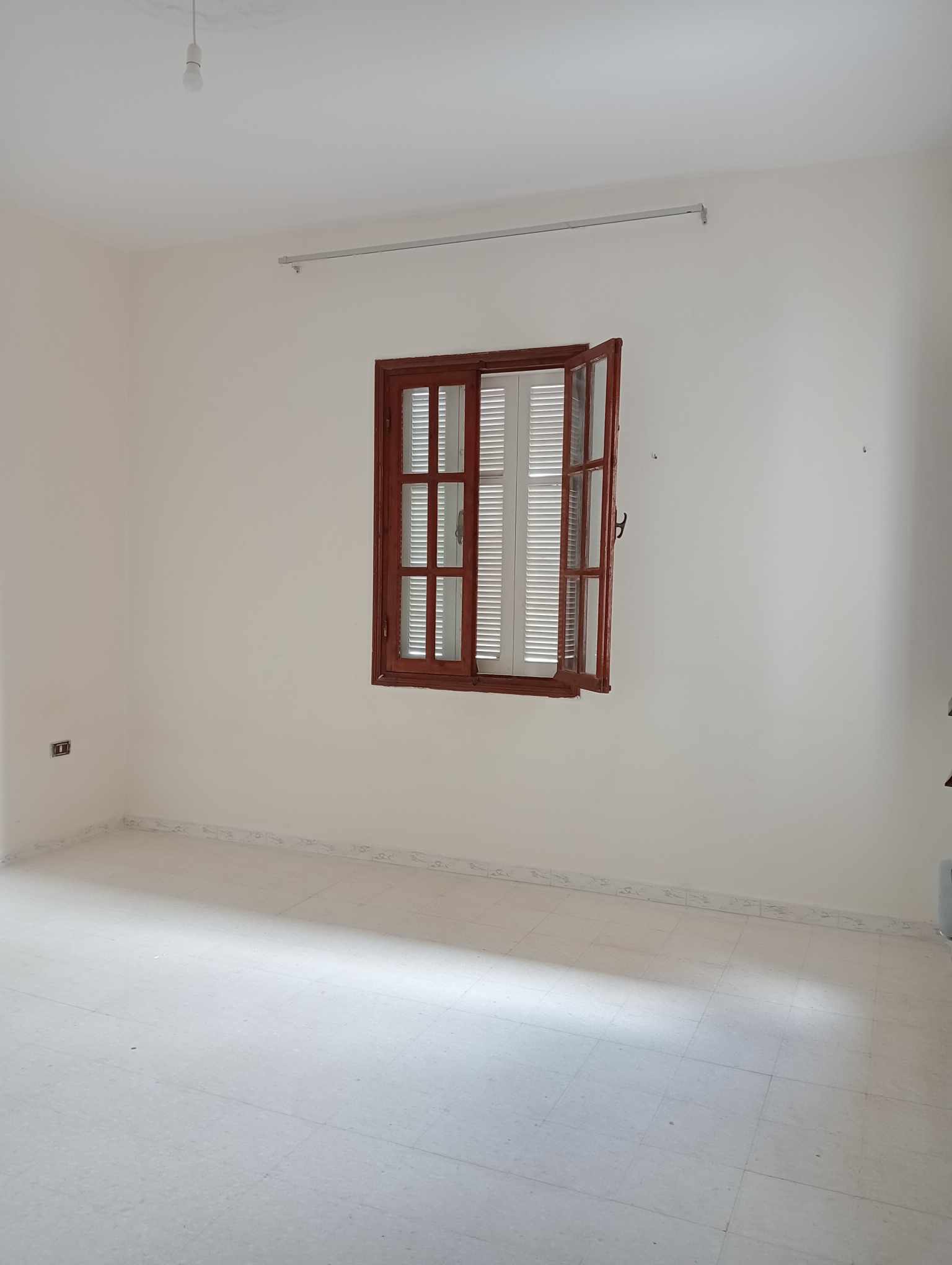 Ezzahra Ezzahra Location Appart. 2 pices Etage de villa s2  ezzahra ville