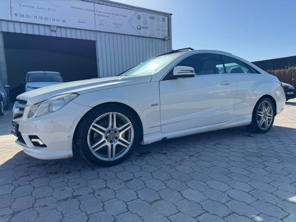 La Medina Bab Menara Mercedes 350 Mercedes e350 amg