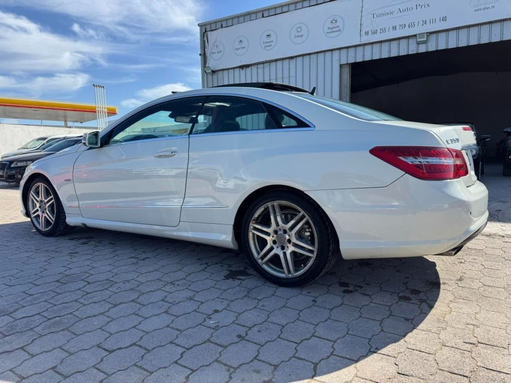 La Medina Bab Menara Mercedes 350 Mercedes e350 amg