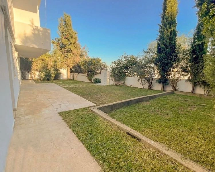 El Menzah El Manar 1 Location Maisons Villa s8 avec jardin  manar 1