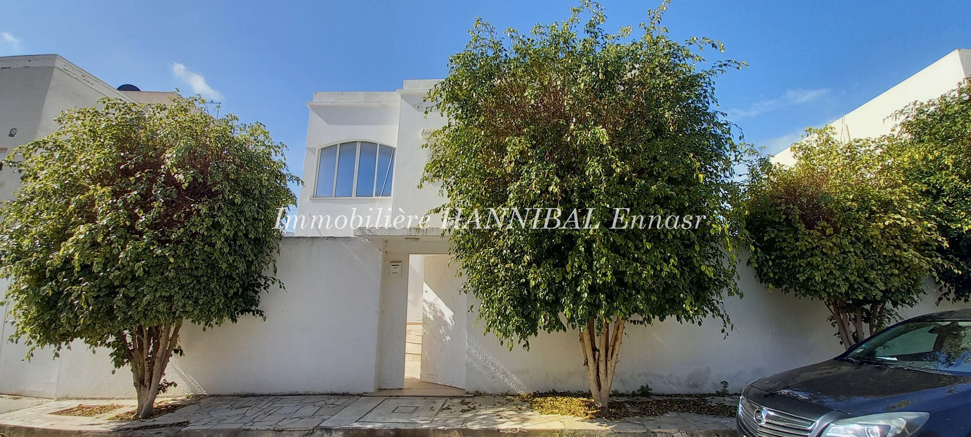 Ariana Ville Cite Ennasr 2 Location Maisons Grande villa  ennasr